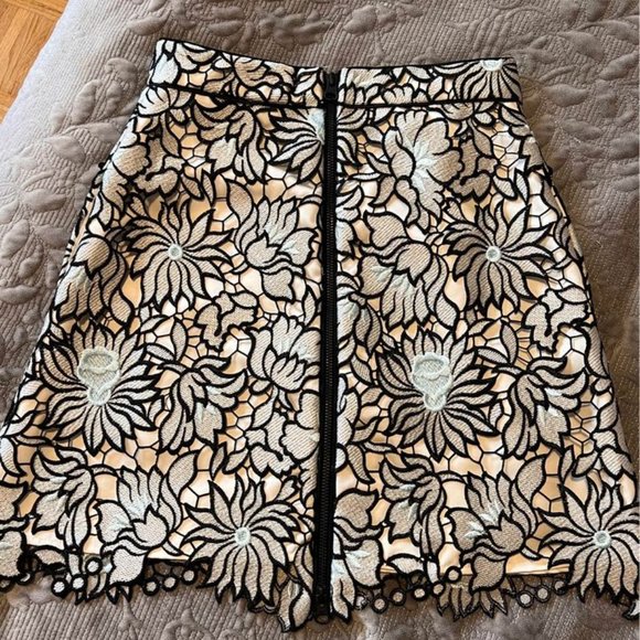 Self Portrait "Poppy" Floral Guipure Lace Skirt - Picture 10 of 11